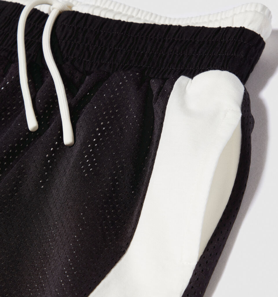 Sporty bermudas - boys' bermudas - Black | Sisley Young image number 2